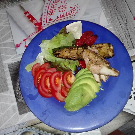 Bnbinb La Cour Enchantee *