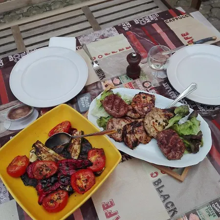 Bnbinb La Cour Enchantee Panzió