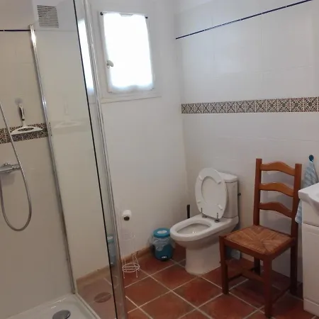 Panzió Bnbinb La Cour Enchantee Brugairolles