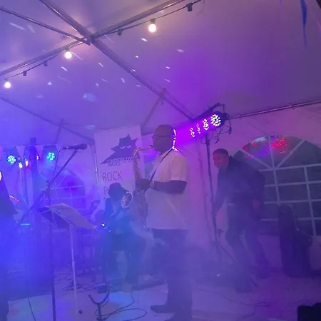 Bnbinb La Cour Enchantee