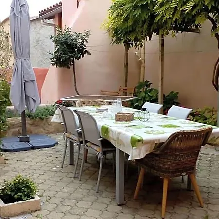Bnbinb La Cour Enchantee B&B