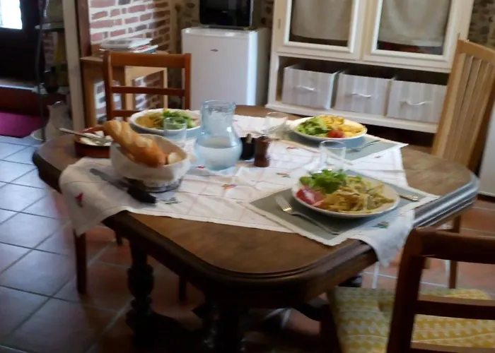 Bnbinb La Cour Enchantee * Brugairolles