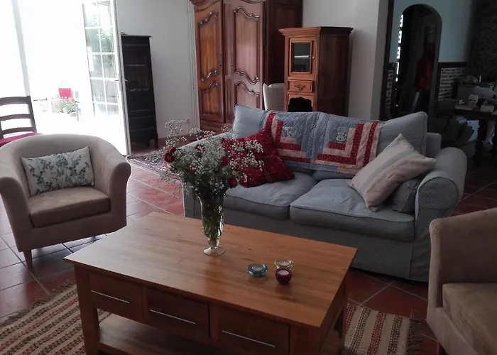 Bnbinb La Cour Enchantee * Brugairolles